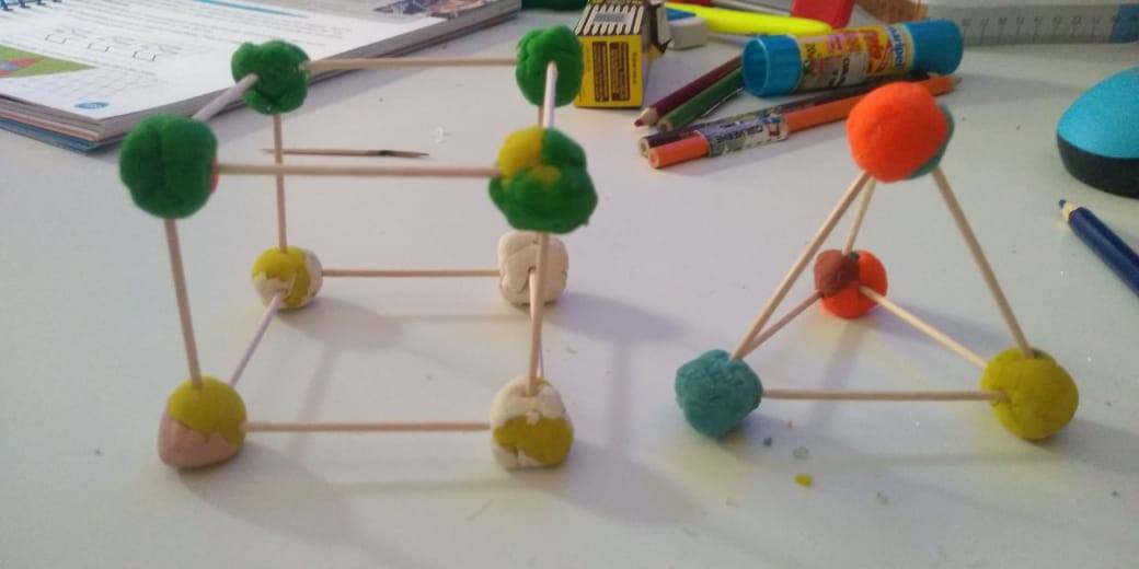 Alunos constroem sólidos geométricos com massinha e palitos de dente ...