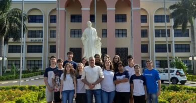 Alunos do Colégio “Dom Luiz Lasagna” visitam UniSALESIANO com foco no ensino superior de qualidade