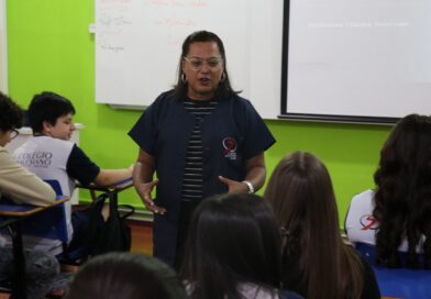 Professora acerta tema da redação do Enem 2025 e impulsiona notas acima de 900 Professora acerta tema da redação do Enem 2025 e impulsiona notas acima de 900