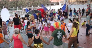 Carnaval: comunidade escolar participa do “Esquenta Salê” e “Tardezinha no Salê” Carnaval: comunidade escolar participa do “Esquenta Salê” e “Tardezinha no Salê”
