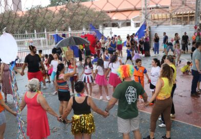Carnaval: comunidade escolar participa do “Esquenta Salê” e “Tardezinha no Salê” Carnaval: comunidade escolar participa do “Esquenta Salê” e “Tardezinha no Salê”