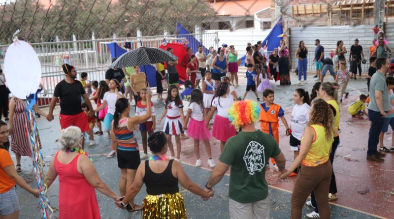 Carnaval: comunidade escolar participa do “Esquenta Salê” e “Tardezinha no Salê” Carnaval: comunidade escolar participa do “Esquenta Salê” e “Tardezinha no Salê”
