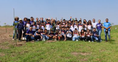 Dia da Árvore: alunos do Colégio Salesiano plantam 41 mudas no UniSALESIANO
